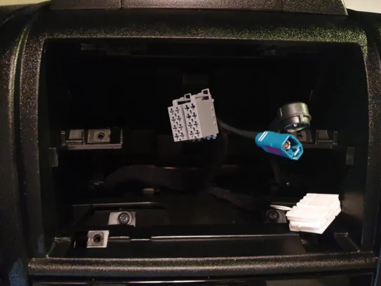ACV Installationskit 2-DIN med prylfack Citroen/Fiat/Opel/Peugeot, svart