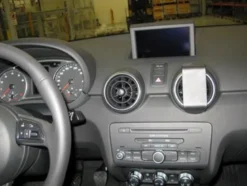 Audi A1 11-15, Center