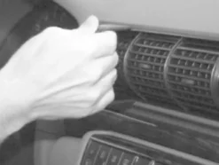 Audi A4 95-01, Centrerad