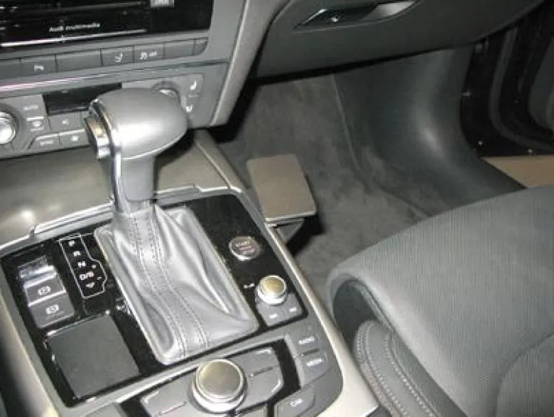 Audi A6 11-15, Konsol