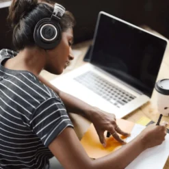 Audio Technica ATH-M50xBT2, trådlösa over-ear hörlurar, svart