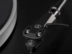 Audio Technica AT-LP5X med förmonterad AT-VM95E-pickup
