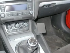 Audi TT 07-14, Konsol