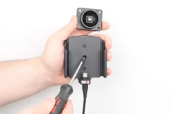 Brodit Aktiv hållare för fast installation, Apple iPhone 15/15 Pro/16/16 Pro/16e