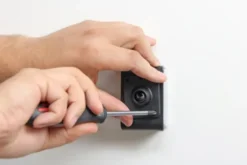 Brodit Aktiv hållare med USB-kabel och cigg-adapter, Samsung Galaxy A3 (2016)