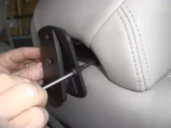 Brodit Nackstödsfäste med skärmfäste, Volvo V70 II 97-18