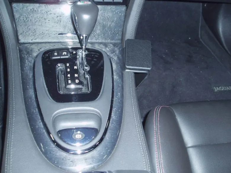 Brodit ProClip, Jaguar XJ 03-09