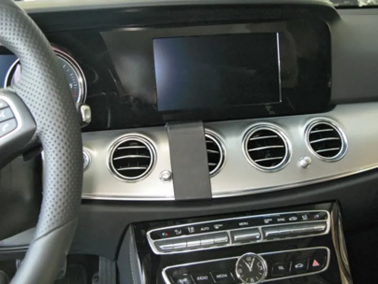 Brodit ProClip, Mercedes Benz E-Class, Sedan/Stationwagon 17