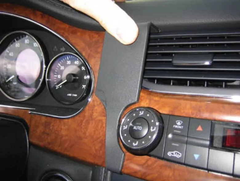 Brodit ProClip, Mercedes Benz CLS-Class 05-10