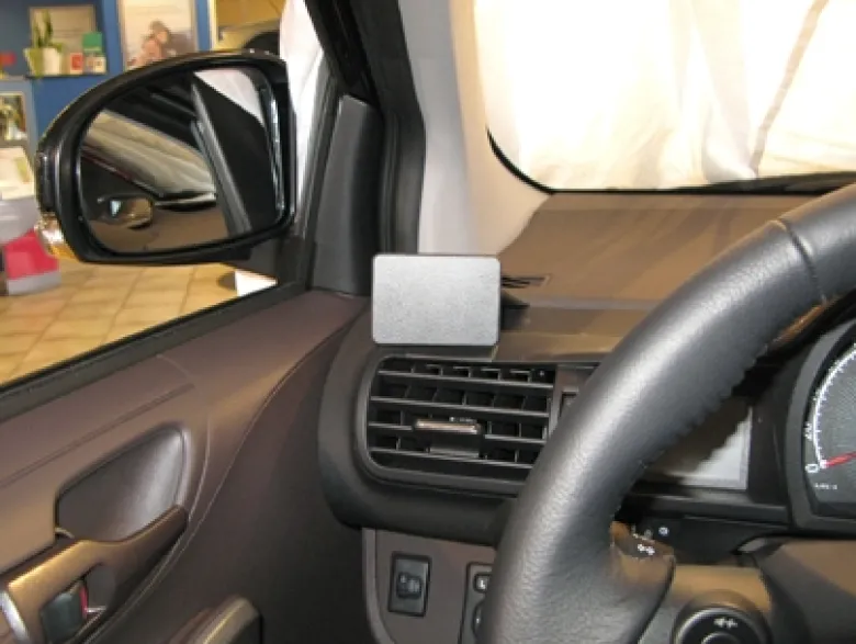 Brodit ProClip, Toyota iQ 09-19