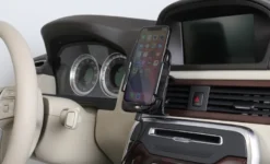 Brodit Qi trådlös aktiv mobilhållare med billaddare, Apple iPhone 12