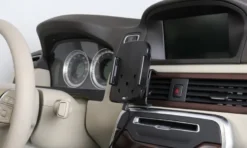 Brodit Qi trådlös aktiv mobilhållare med billaddare, Apple iPhone 11