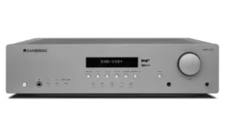 Cambridge Audio AXR100D stereoreceiver med DAB-radio & DAC