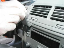 Chevrolet Cobalt 05-10, Centrerad
