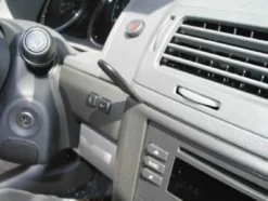 Chevrolet Cobalt 05-10, Centrerad
