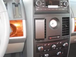 Chrysler Voyager 08-11, Centrerad