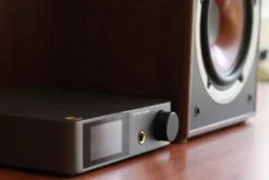 Dynavoice CA802BT förstärkare med Bluetooth och subwoofer-utgång
