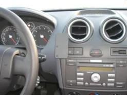 Ford Fiesta 06-08, Centrerad