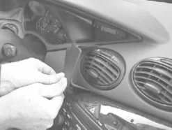 Ford Focus 99-04, Centrerad