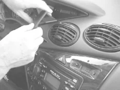 Ford Focus 99-04, Centrerad