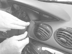 Ford Focus 99-04, Centrerad