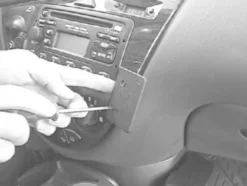 Ford Focus 99-04, Vinklad