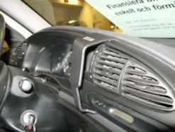 Ford Mondeo 97-00, Centrerad