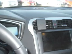 Ford Mondeo 15-, Centrerad