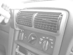 Ford Mustang 95-04, Centrerad
