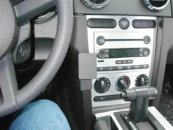 Ford Mustang 05-09, Centrerad, Låg