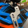 Hjälmfäste bakflyttad för 1, 2 eller 3 st E40F lampor