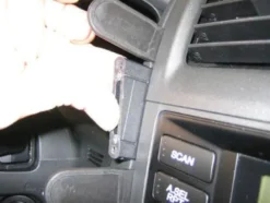 Honda Accord 03-07, Centrerad