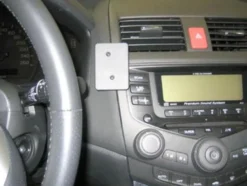 Honda Accord 03-07, Centrerad