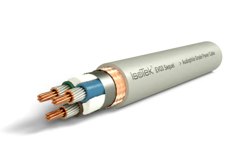 Isotek EVO3 Sequel jordad nätkabel med C15-kontakt, 2 meter