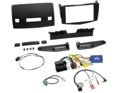 JVC KW-M695DBW bilstereopaket till Mercedes C-klass 2007-2011 (med knappar)
