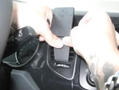 Kia Carens 14-15, Centrerad