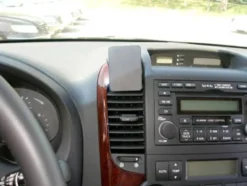 Kia Carnival 06-11, Centrerad