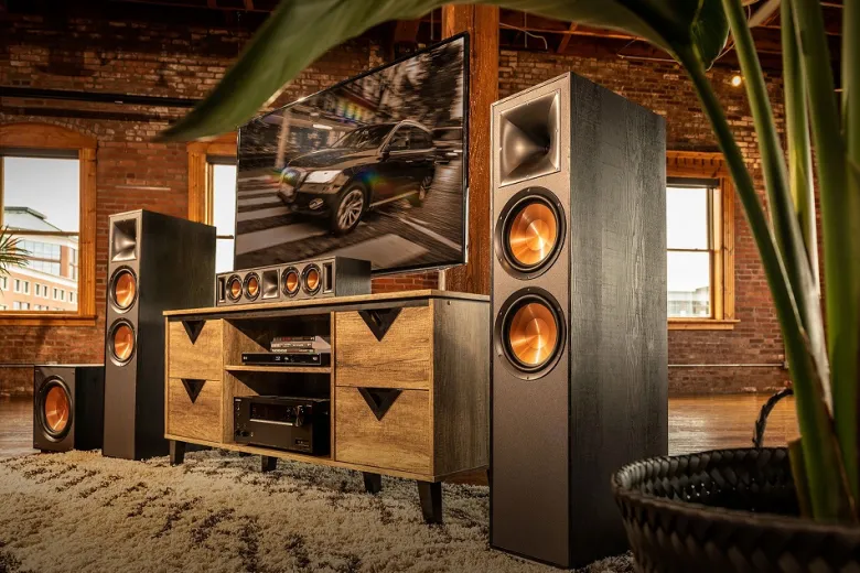 Klipsch R-820F golvhögtalare, svart par