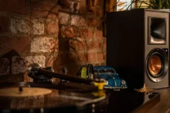 Klipsch R-41PM aktiv högtalare med Bluetooth, svart par