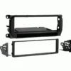 Monteringsram 1-DIN med prylfack Chrysler/Dodge/Jeep/Plymouth