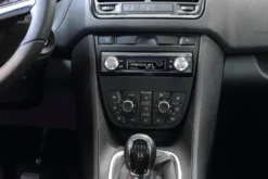 Monteringsram 1-DIN Opel Meriva B, svart