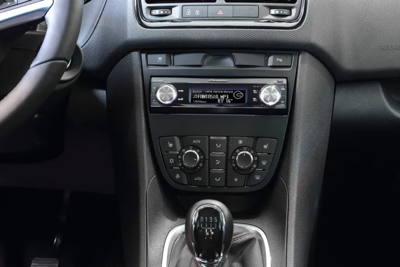 Monteringsram 1-DIN Opel Meriva B, svart