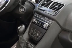 Monteringsram 1-DIN Opel Meriva B, svart
