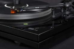 Music Hall MMF 7.3 skivspelare, med Ortofon 2M Bronze-pickup