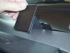 Nissan Micra 03-10, Centrerad