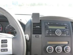 Nissan Navara 11-15, Centrerad