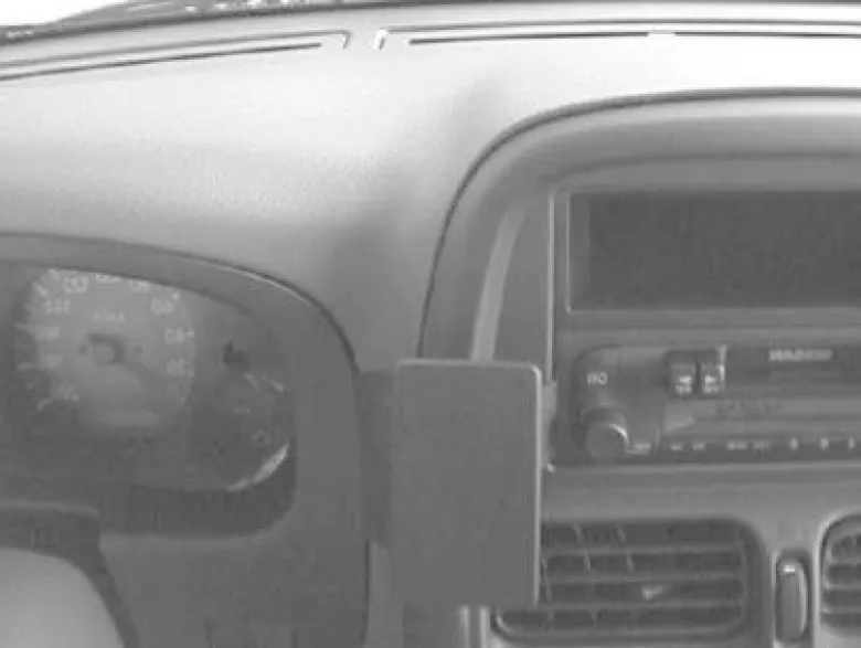 Nissan Navara 00-05, Centrerad