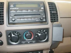 Nissan Navara 06-10, Vinklad