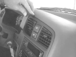 Nissan Primera 96-99, Centrerad