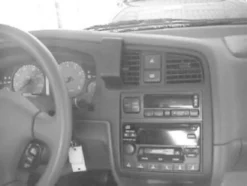 Nissan Primera 96-99, Centrerad